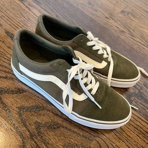 Evergreen vans, size 9